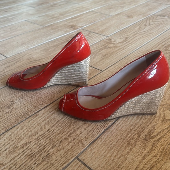 Prada Red Patent Leather Espadrille Wedge Peep Toe Heels Size 39 (8.5-9) - Picture 15 of 16